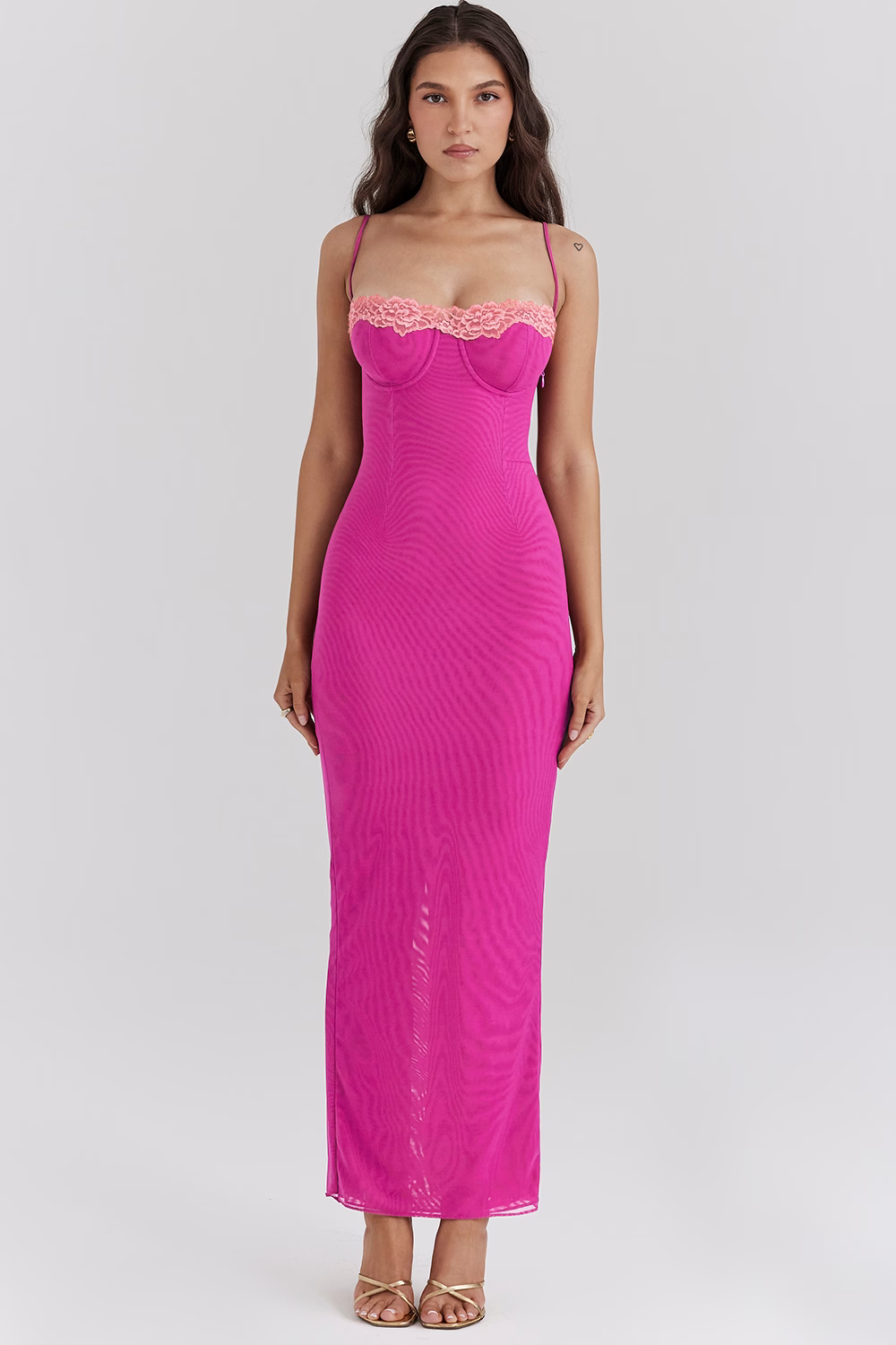 Faylinn - Robe longue fendue en dentelle contrastée