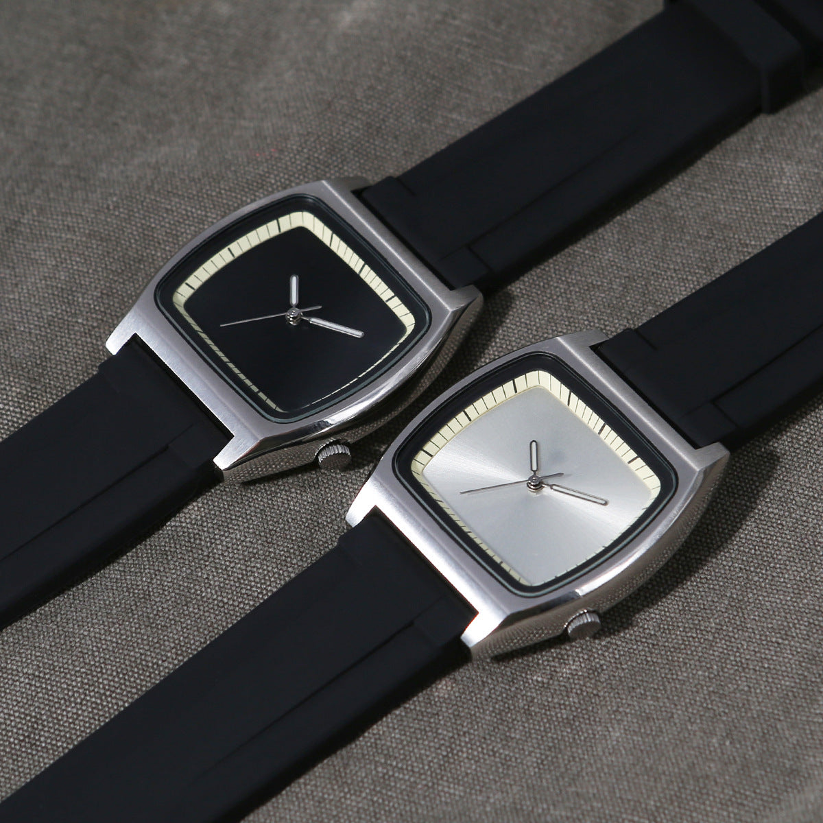Montre minimaliste de précision