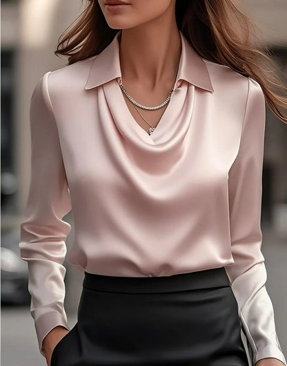 ÉLÉGANTE BLOUSE EN SATIN