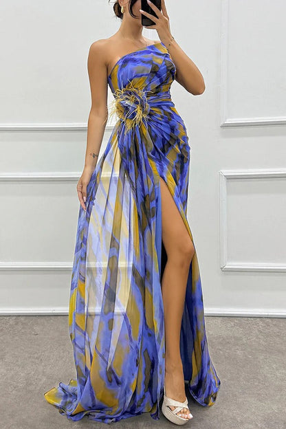 Illyra - Robe longue imprimée fendue à épaules dénudées