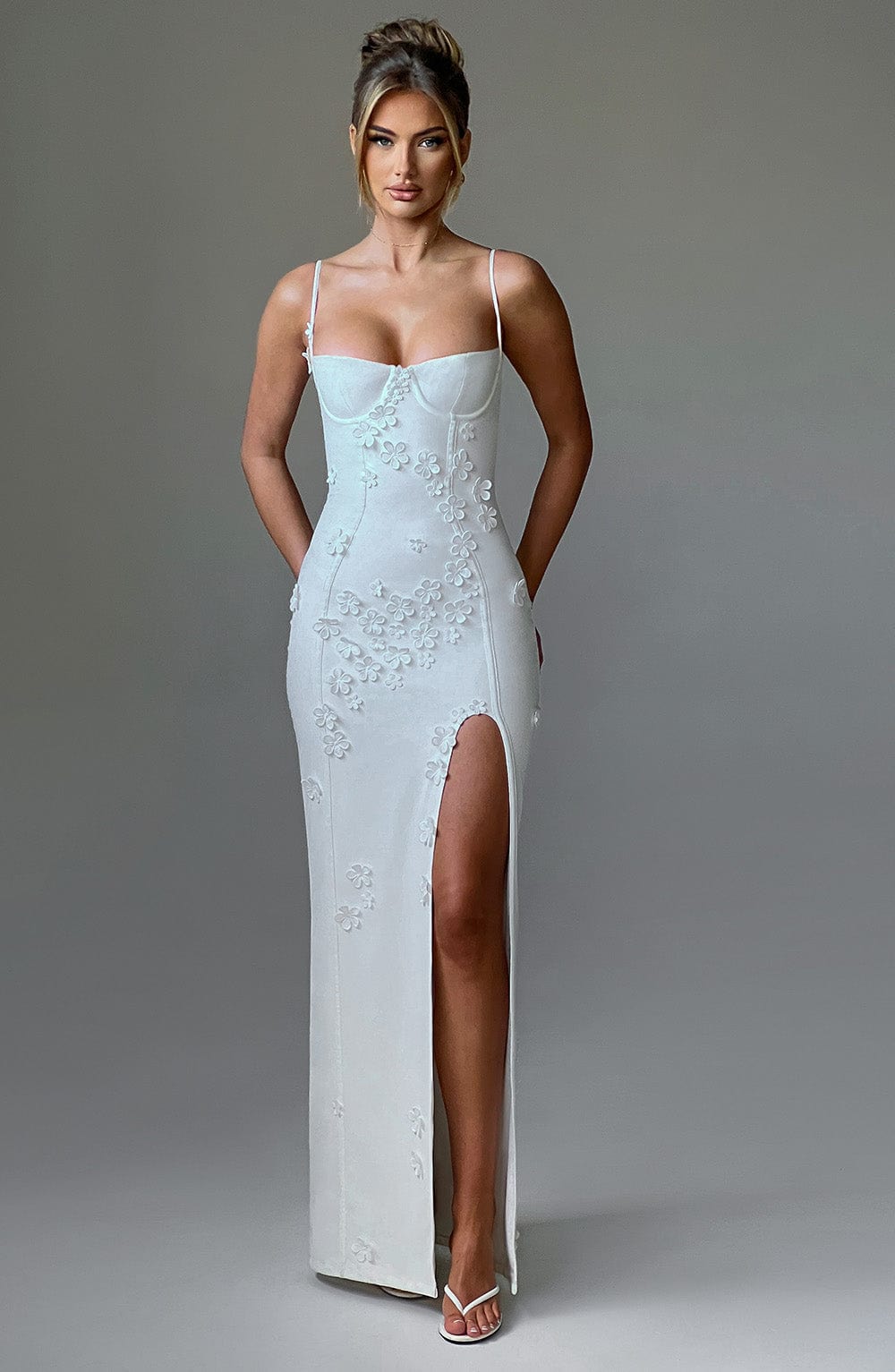 Bianca - Robe longue à appliqué floral